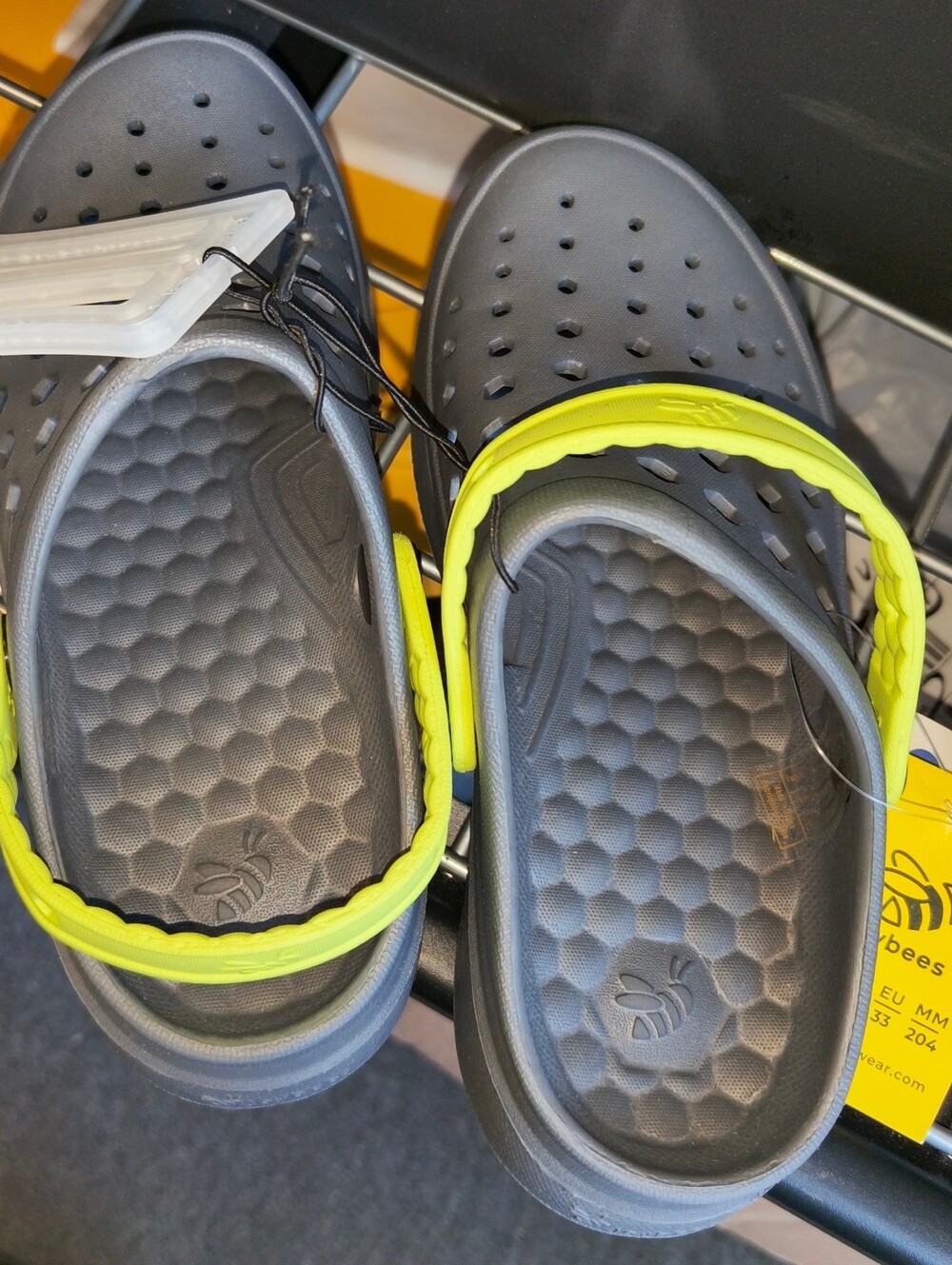 New!!! Joybees Gray & Neon Yellow Kids Boys Girls Sandals Slippers Size 1/2 NWT